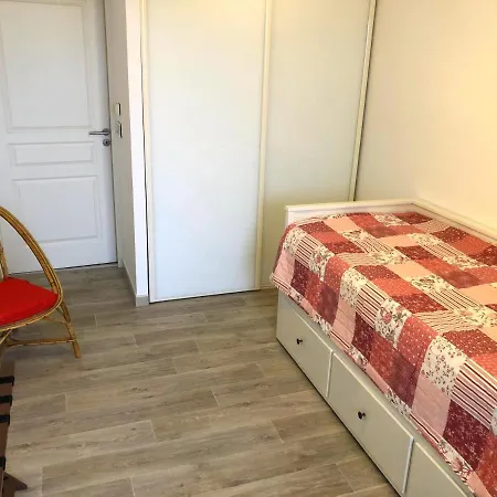 - Les Terres Marines Piscine + Parking... *